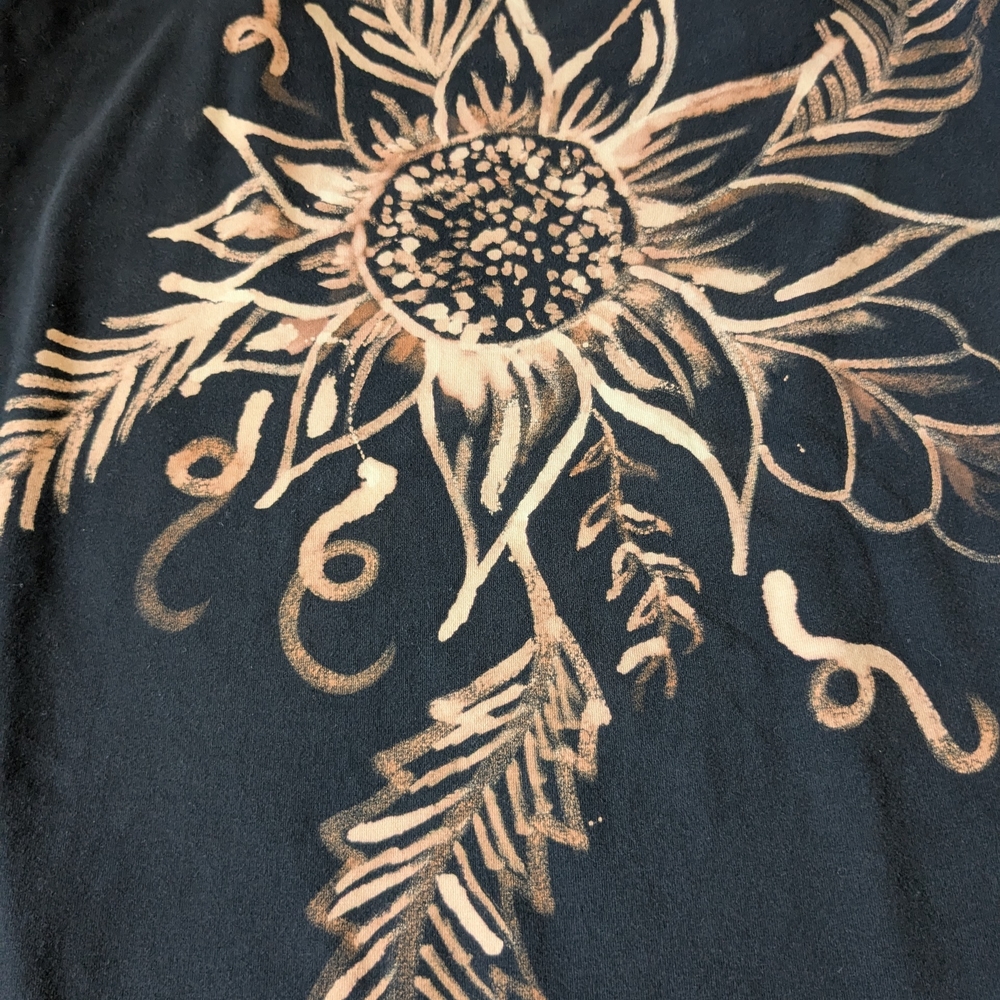Maurices Black Cotton Blend Top With Bleach Art Sunflower Sz XL - Picture 10 of 14